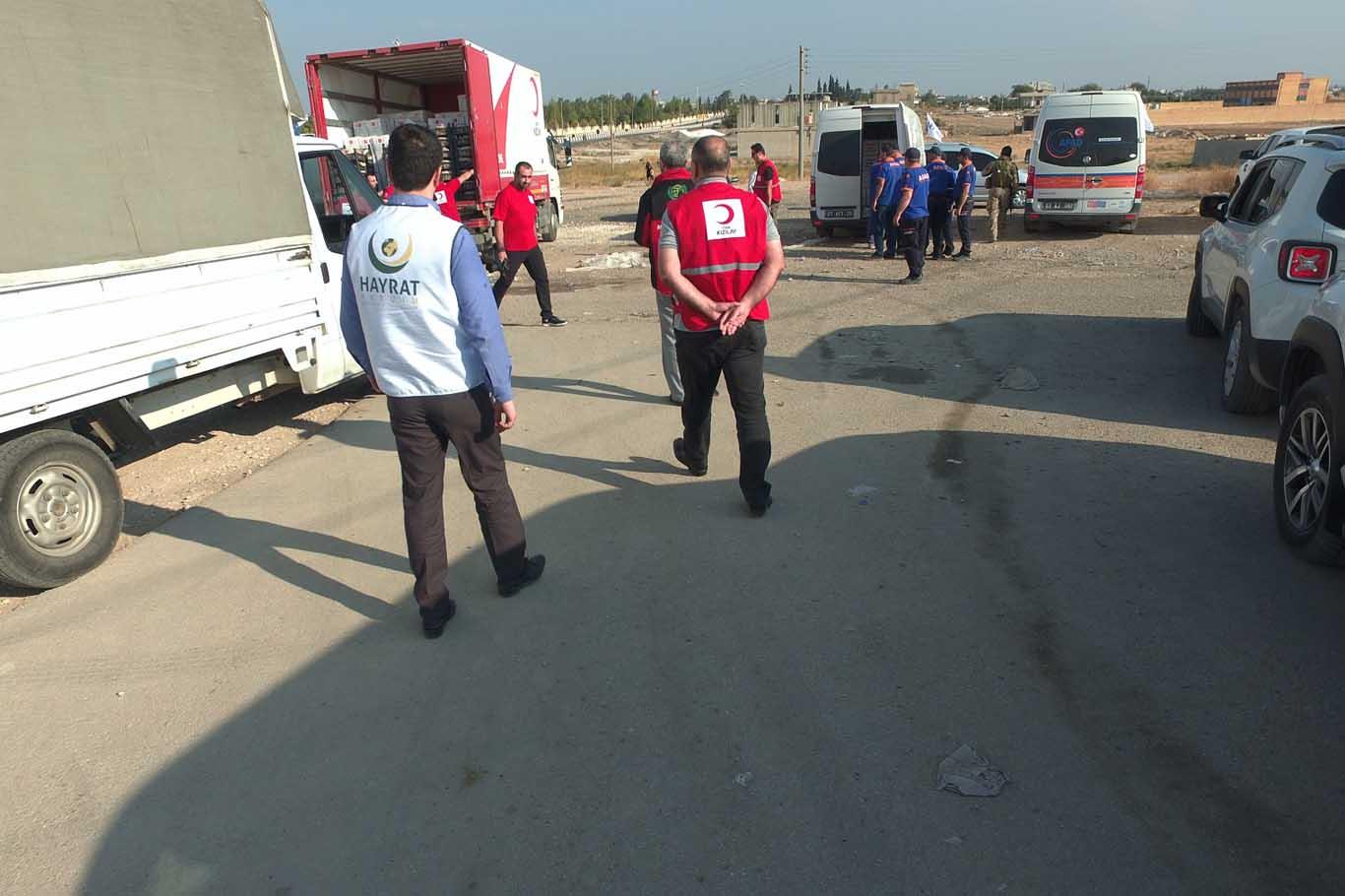 Tel Abyad halkına yardım dağıtıldı Tel Abyad halkına yardım dağıtıldı